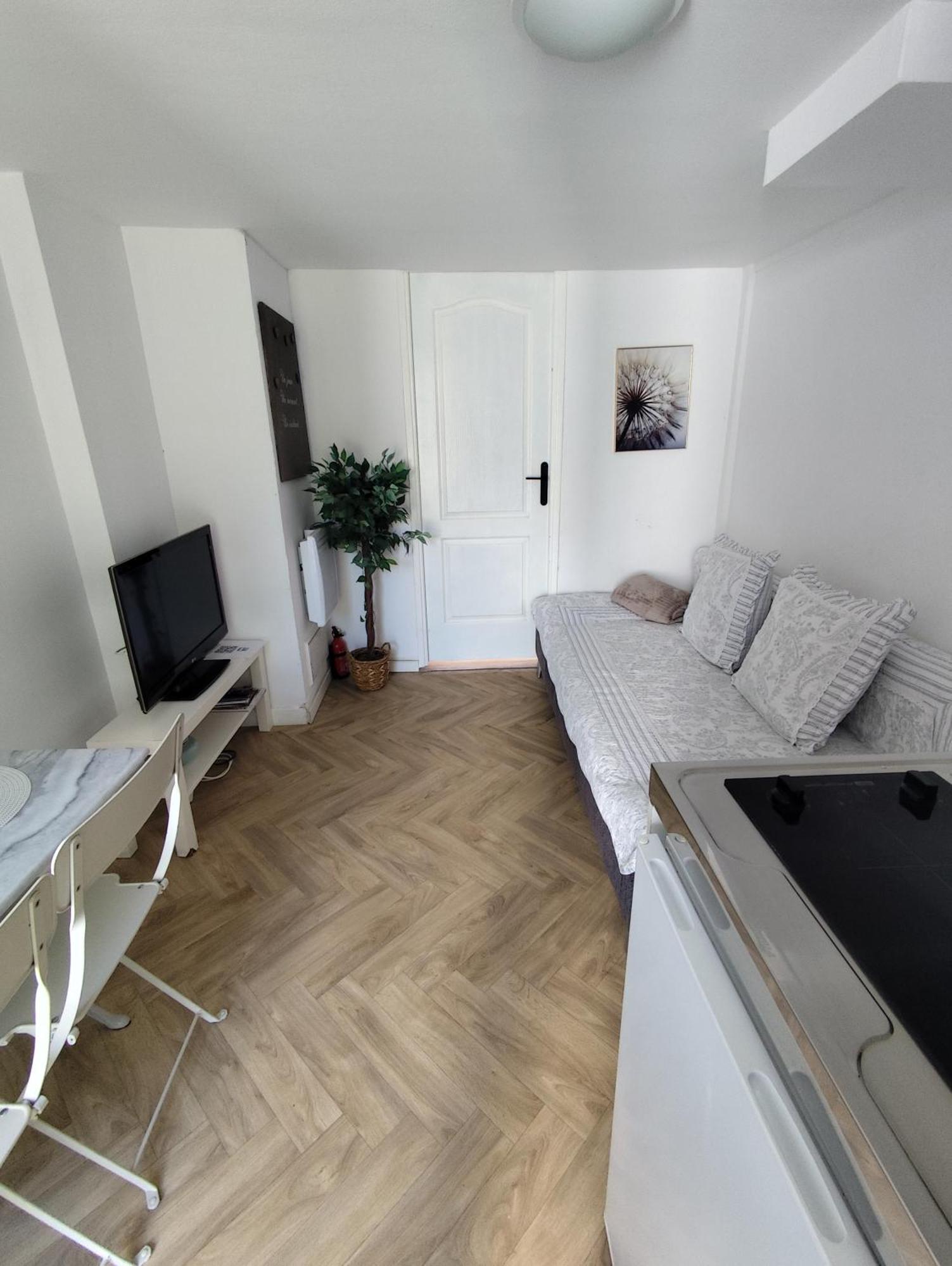 Escapade Pres De Lille - Appartement Charmant Avec Terrasse Et Parking Privee モン＝ザン＝バルール エクステリア 写真